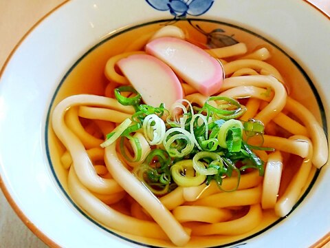 だしの素で作る　かけうどん